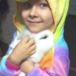 Дитковская_Ирина_с_кроликом_пушистиком
