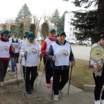 Оздоровительная экскурсия За здоровьем в зимний парк организованная серебряными волонтреами